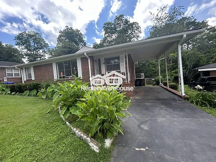 940 Center Way SW — Photo 4