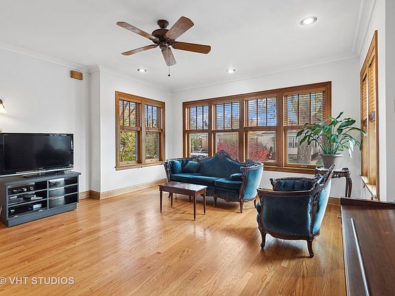 3rd image of 4988 N Kolmar Ave
