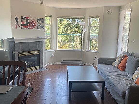 5th image of 121 Shoreline Cir #305