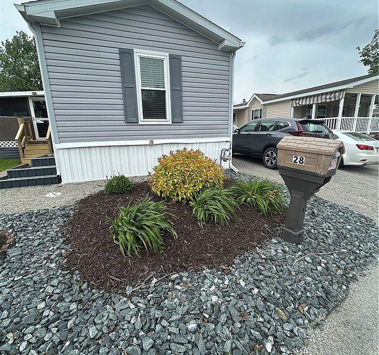 1st image of 28 Hilltop Dr