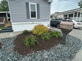 28 Hilltop Dr, Finleyville, PA 15332
