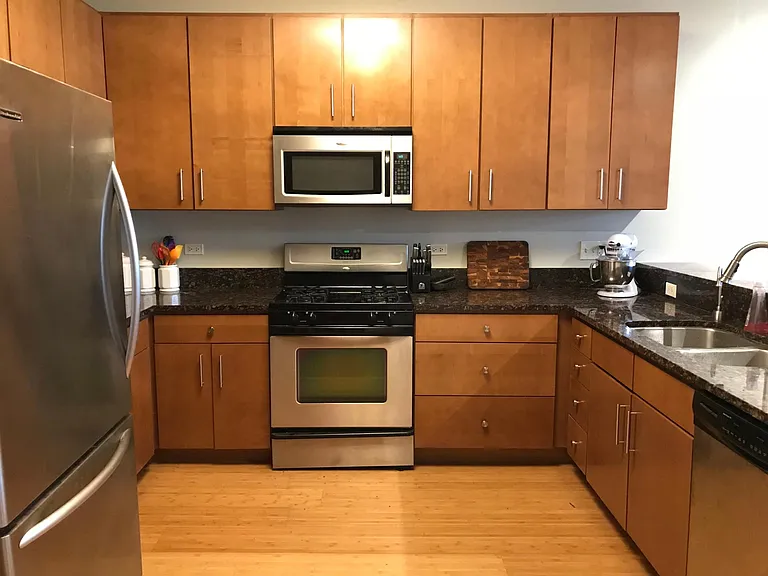 1600 S Prairie Ave #1609 — Photo 6