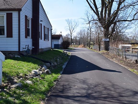 4th image of 1504 Evans Ave