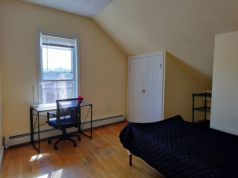 647 Cambridge St #4 — Photo 8