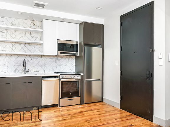 4th image of 239 Tompkins Ave #2G