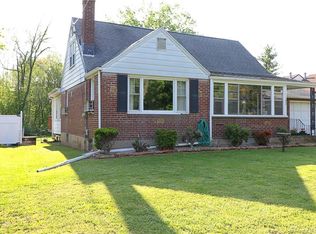 1537 Willard Ave, Newington, CT 06111