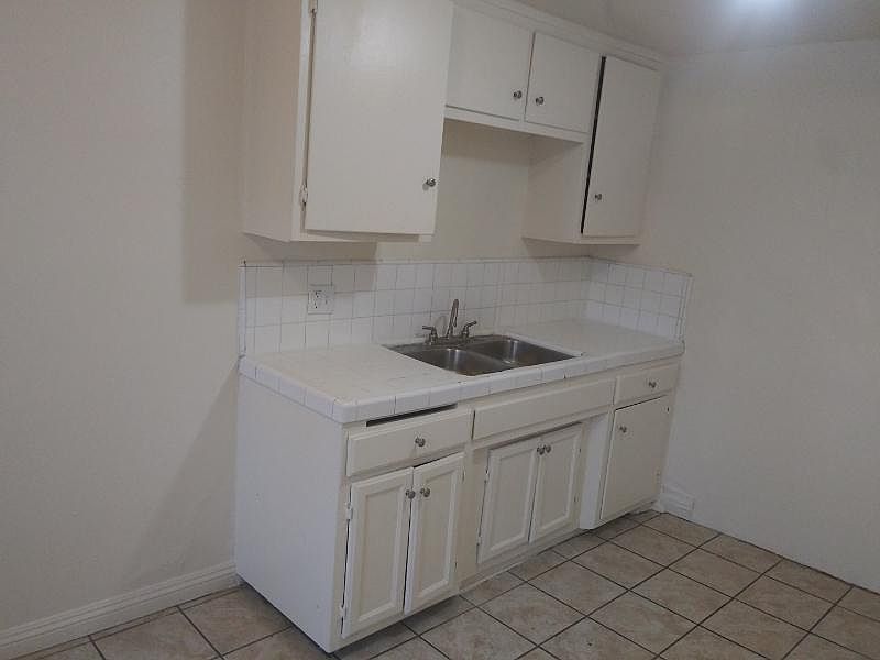 1st image of 1017 W 95th St APT 7