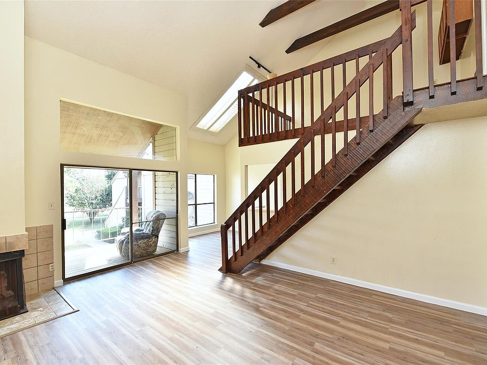 1st image of 8515 Sands Point Dr