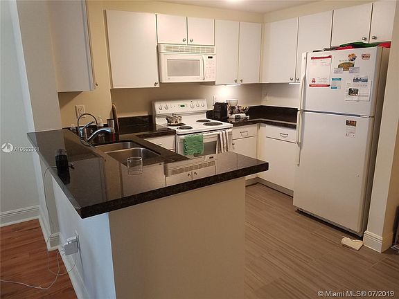 5th image of 1250 S Miami Ave #2010