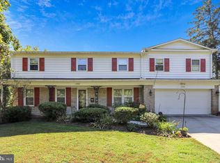 11908 Gainsborough Rd, Potomac, MD 20854