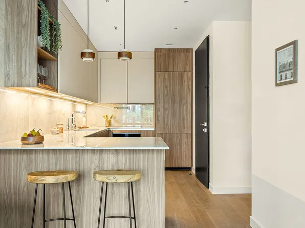 21 Lefferts Pl #2R, Brooklyn, NY 11238
