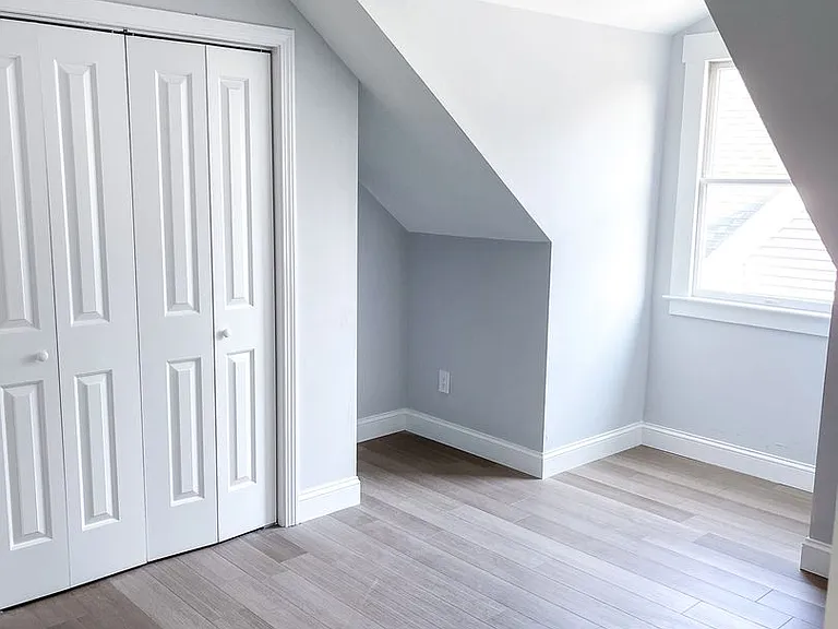 236 Nicoll St — Photo 12