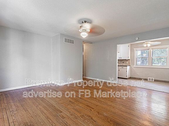 3rd image of 1112 E Elm St