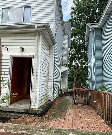 4th image of 412 Harrison Ave