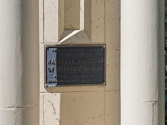 4th image of 99 S Downing Street #507