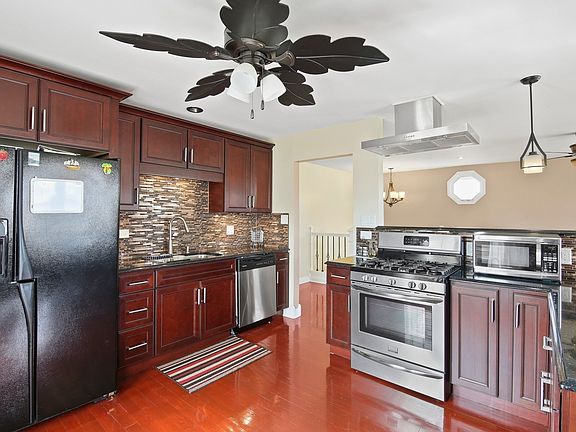 4th image of 6249 Forestview Dr