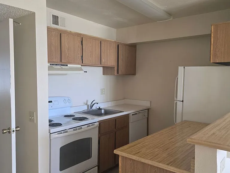 3525 E 3rd St #106 — Photo 2