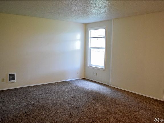 5th image of 4401 Saratoga Pl NE #D