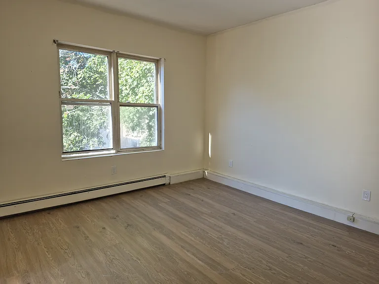 25 Astoria St #1 — Photo 5