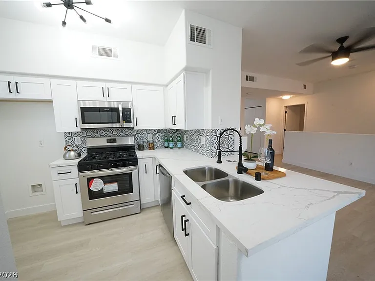 9050 W Warm Springs Rd #2084 — Photo 9