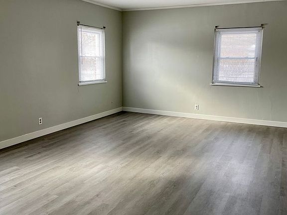2nd image of 610 Stewart Ln APT 2