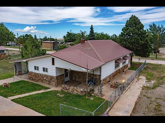 2nd image of 504 N Fir St