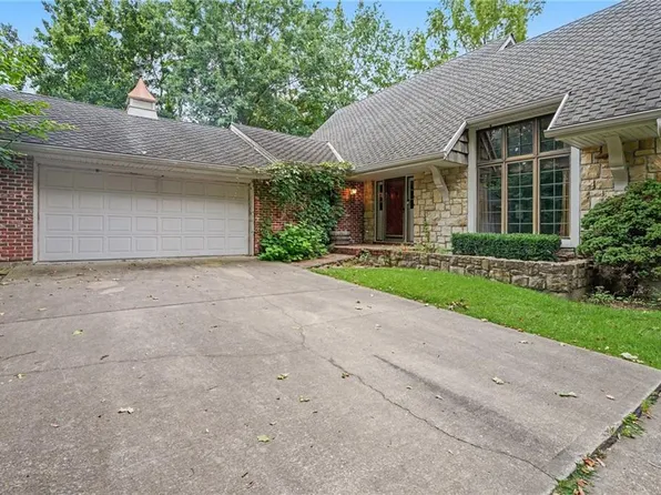 13000 Gammon Rd, Lees Summit, MO 64086