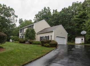 8 Gailor Ln, Hooksett, NH 03106