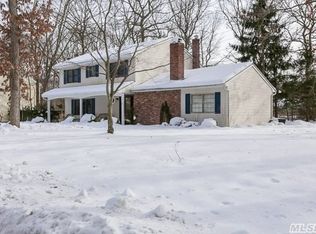 43 Royal Way, Shoreham, NY 11786