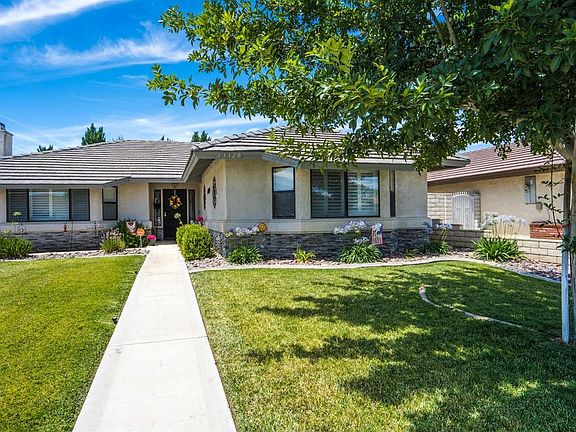 3rd image of 13120 Caspian Dr