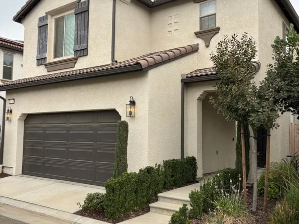 6219 E Sasha Dr, Fresno, CA 93727