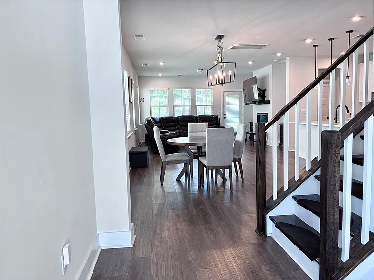2033 Florine Dr — Photo 5