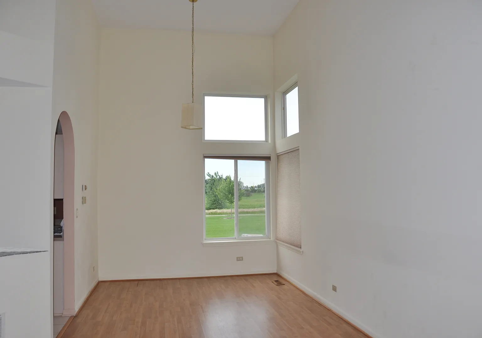 4 bed, 2.5 bath, 3010 sqft, $3,450 — Photo 3