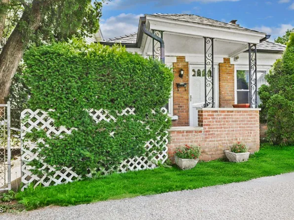 35 Lawrence Street, Colonie, NY 12189