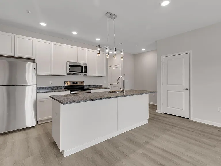 15 Wildflower Ln — Photo 2