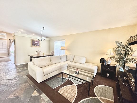 4th image of 95 Tanglewood Dr