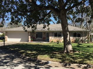 1905 Plymouth Ct, Arlington, TX 76013