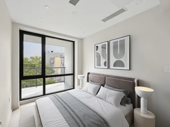 390 Manhattan Avenue image 10 of 10