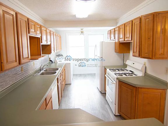 4th image of 664 24th Ave NE