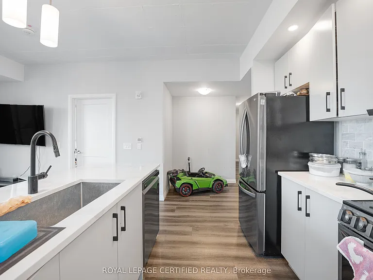 108 Garment St #1502 — Photo 12
