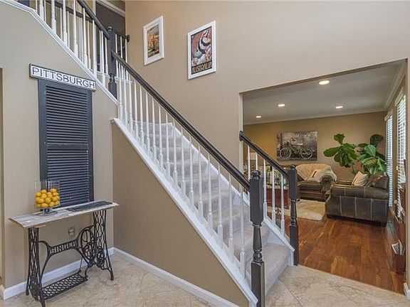 2nd image of 408 Hastings Dr