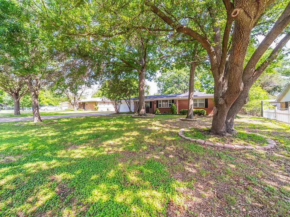 1st image of 713 Plaza Dr