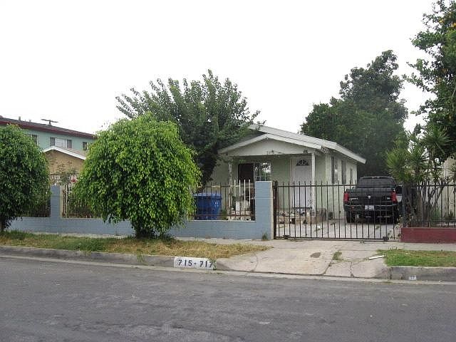 2nd image of 715 E 87th St