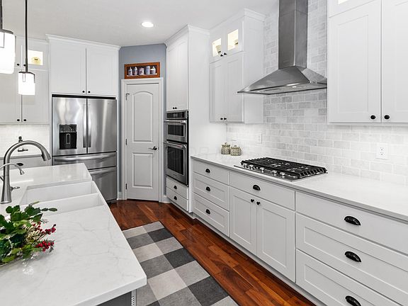 4th image of 3687 Foresta Grand Dr