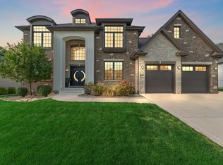 9192 Michigan Dr, Winfield, IN 46307