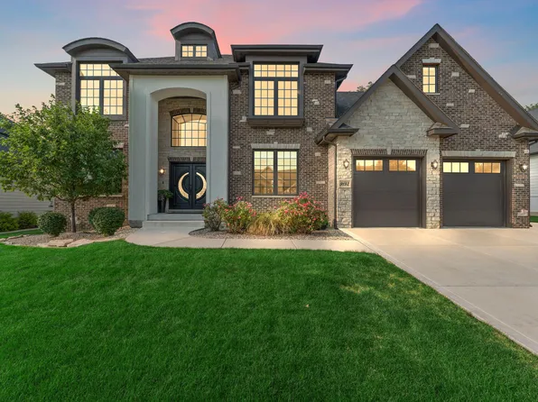 9192 Michigan Dr, Winfield, IN 46307