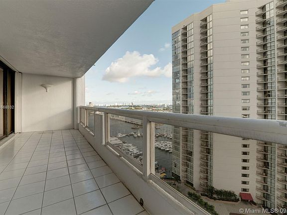 4th image of 1717 N Bayshore Dr #A-2844
