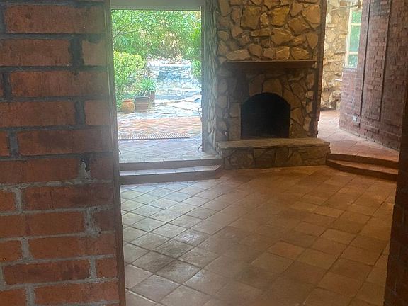 3rd image of 12248 Treeview Ln
