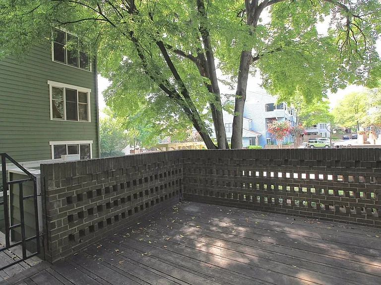 417 W 8th St #G — Photo 24