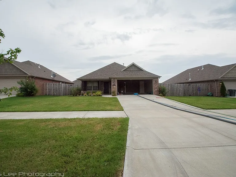 3064 Raven Ln — Photo 2